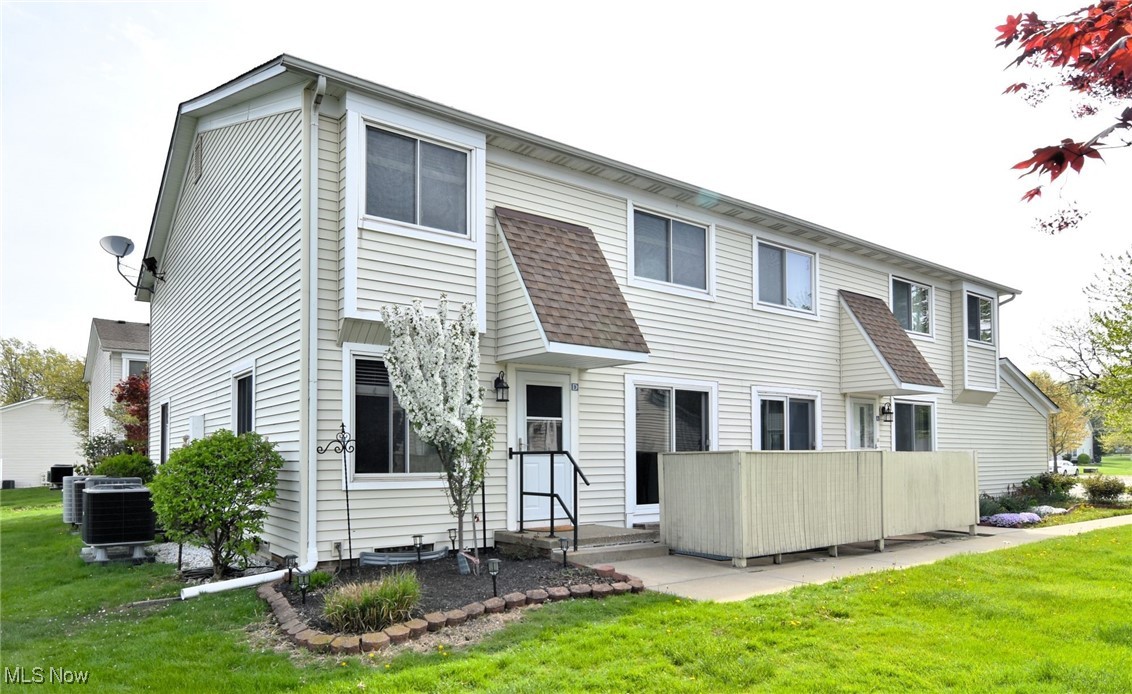5512 Sutton Lane #D, Willoughby, Ohio image 2