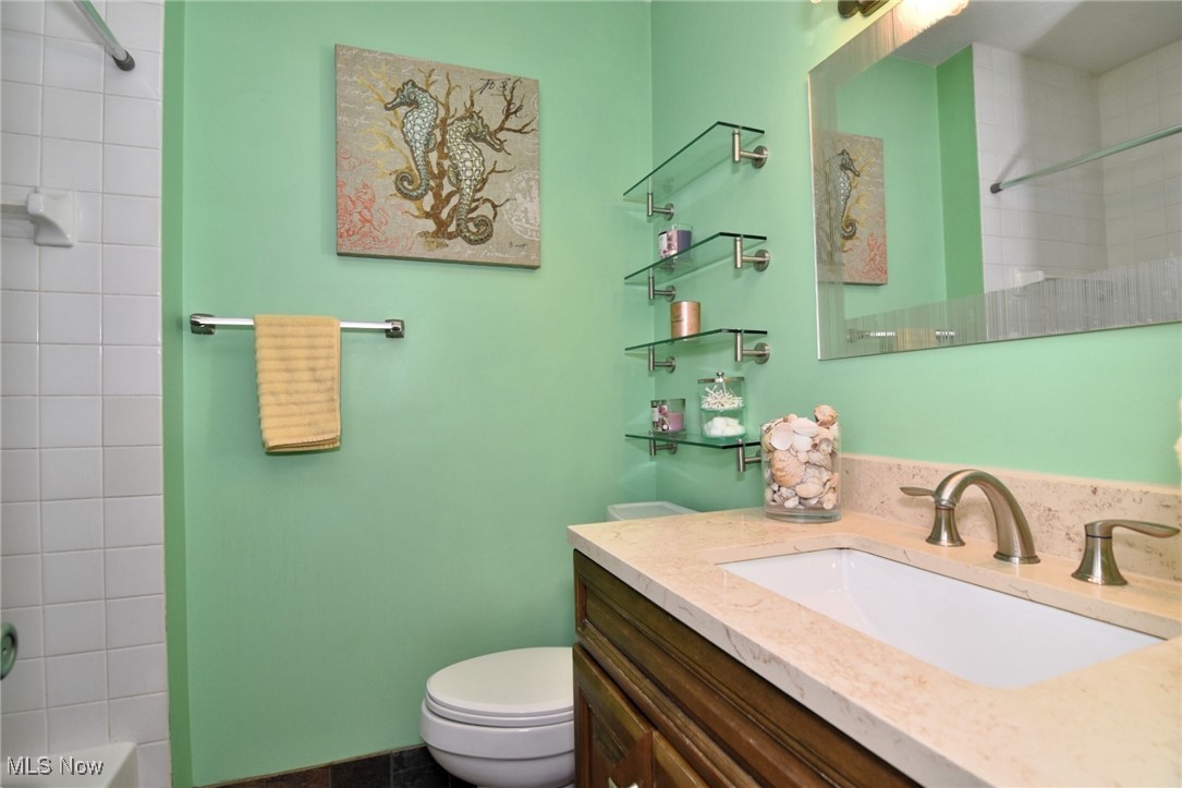 5512 Sutton Lane #D, Willoughby, Ohio image 24