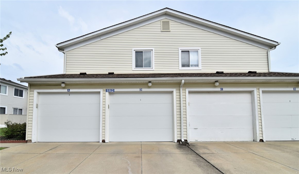 5512 Sutton Lane #D, Willoughby, Ohio image 6