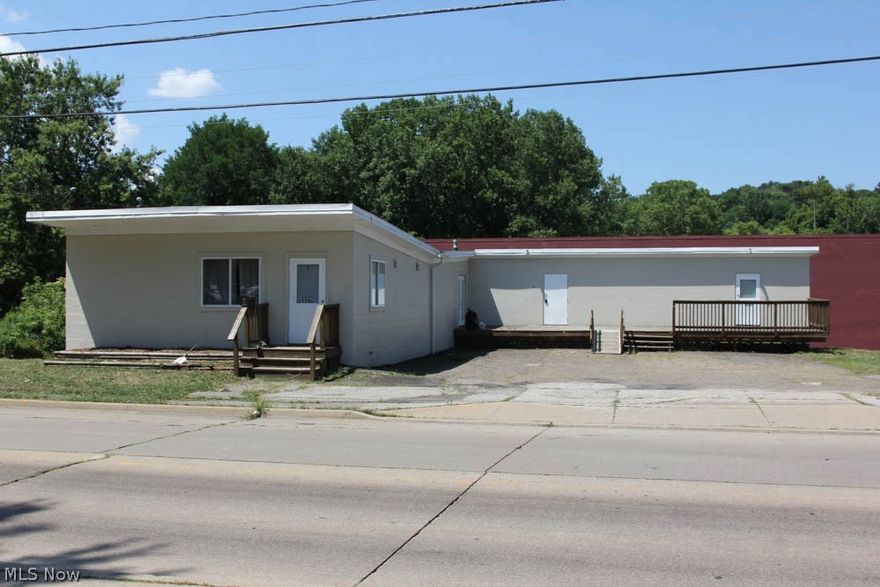 Industrial 1 zoning in Barberton. Great access and ready for your business. Office/retail.