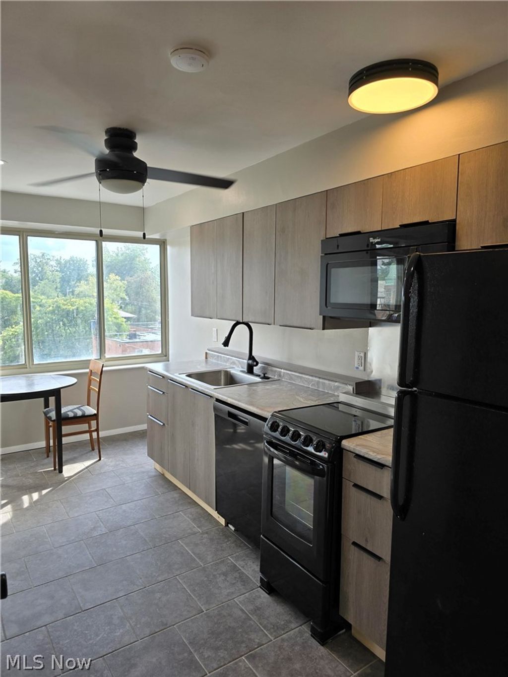 Photo of 12520 Edgewater Drive #510, Lakewood, OH 44107 (MLS # 5212778)