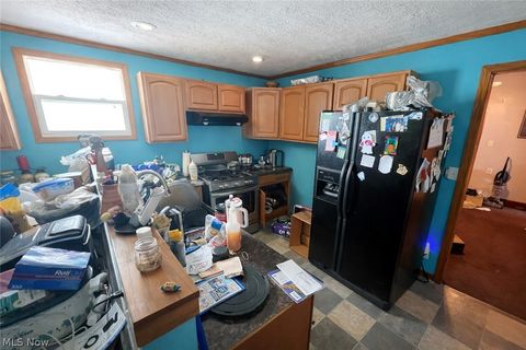 Tiny photo for 551 Carey Street, Zanesville, OH 43701 (MLS # 5186298)