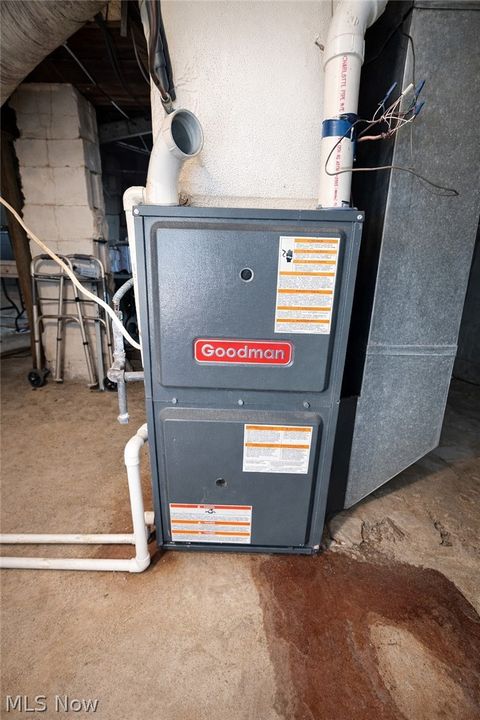 Tiny photo for 551 Carey Street, Zanesville, OH 43701 (MLS # 5186298)