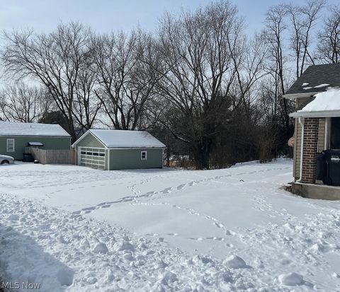 Tiny photo for 551 Carey Street, Zanesville, OH 43701 (MLS # 5186298)