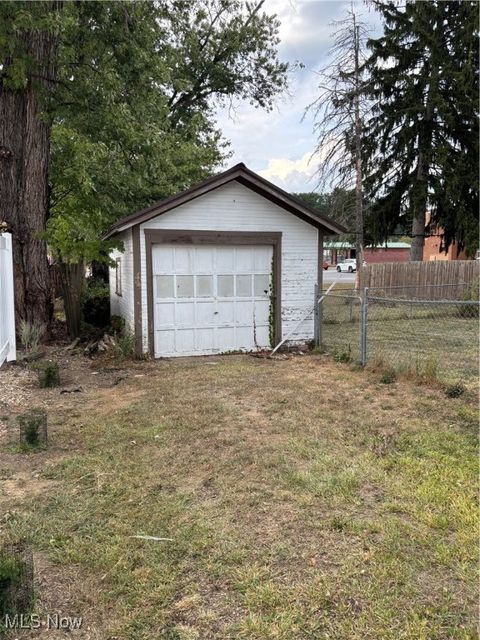 Tiny photo for 288 North Avenue W, East Palestine, OH 44413 (MLS # 5158610)