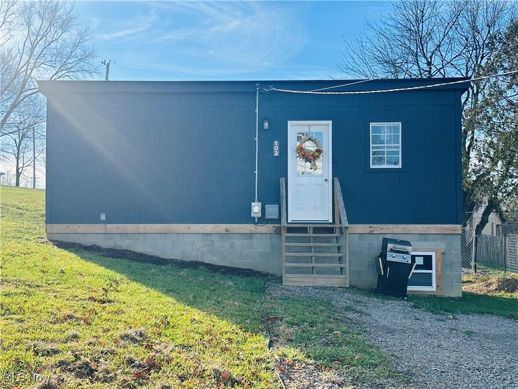 Photo of 102 Cadiz Avenue, Cadiz, OH 43907 (MLS # 5174236)