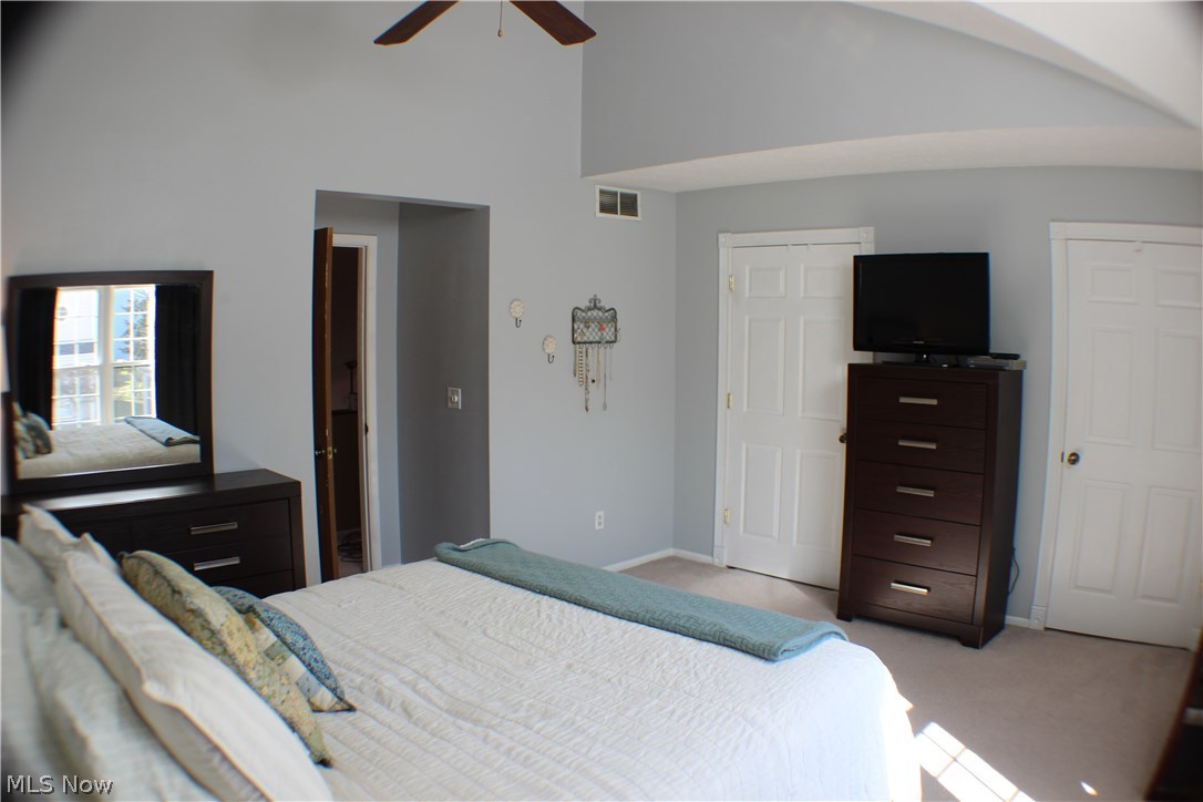 Courtyards Woodbury Condo - Residential