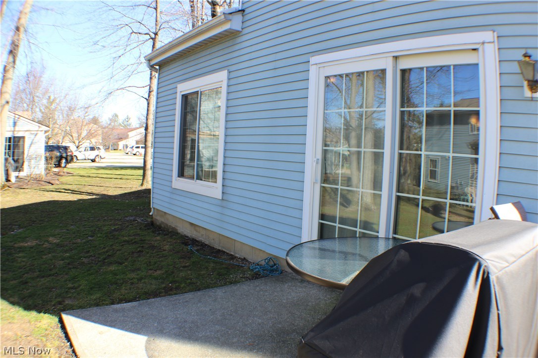 Courtyards Woodbury Condo - Residential