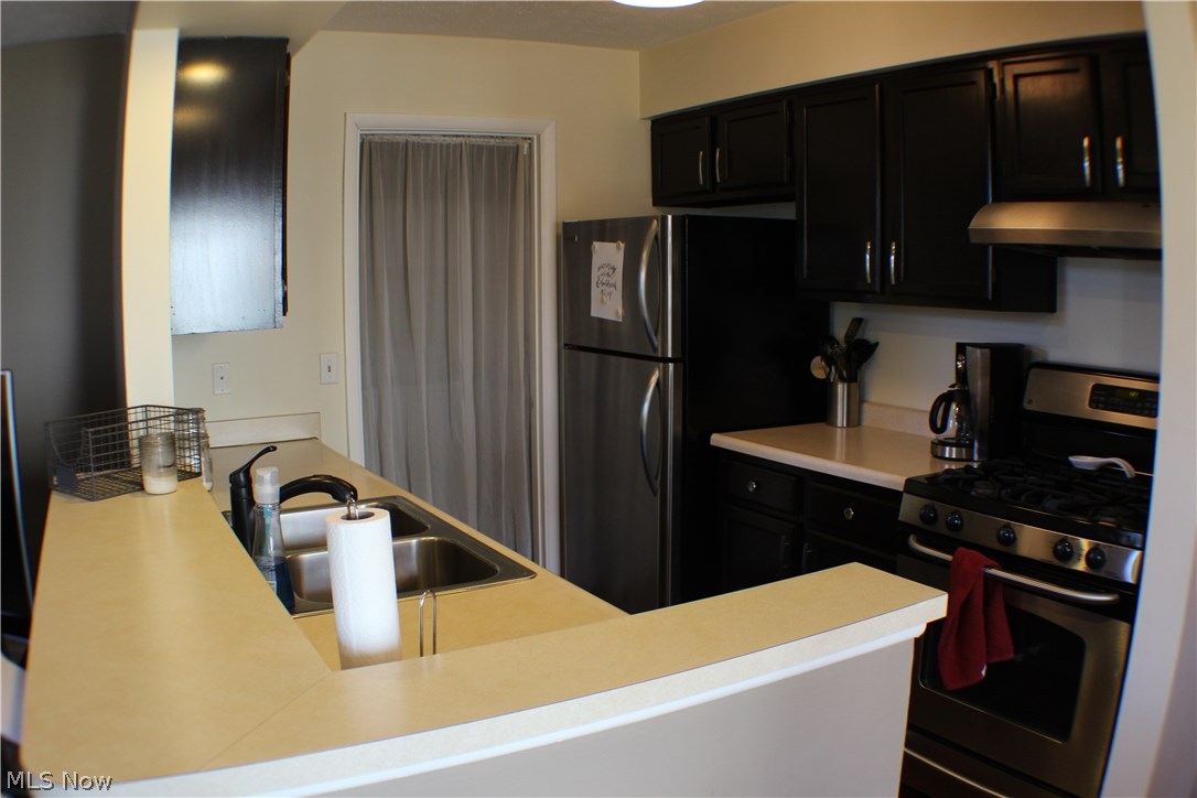 Courtyards Woodbury Condo - Residential