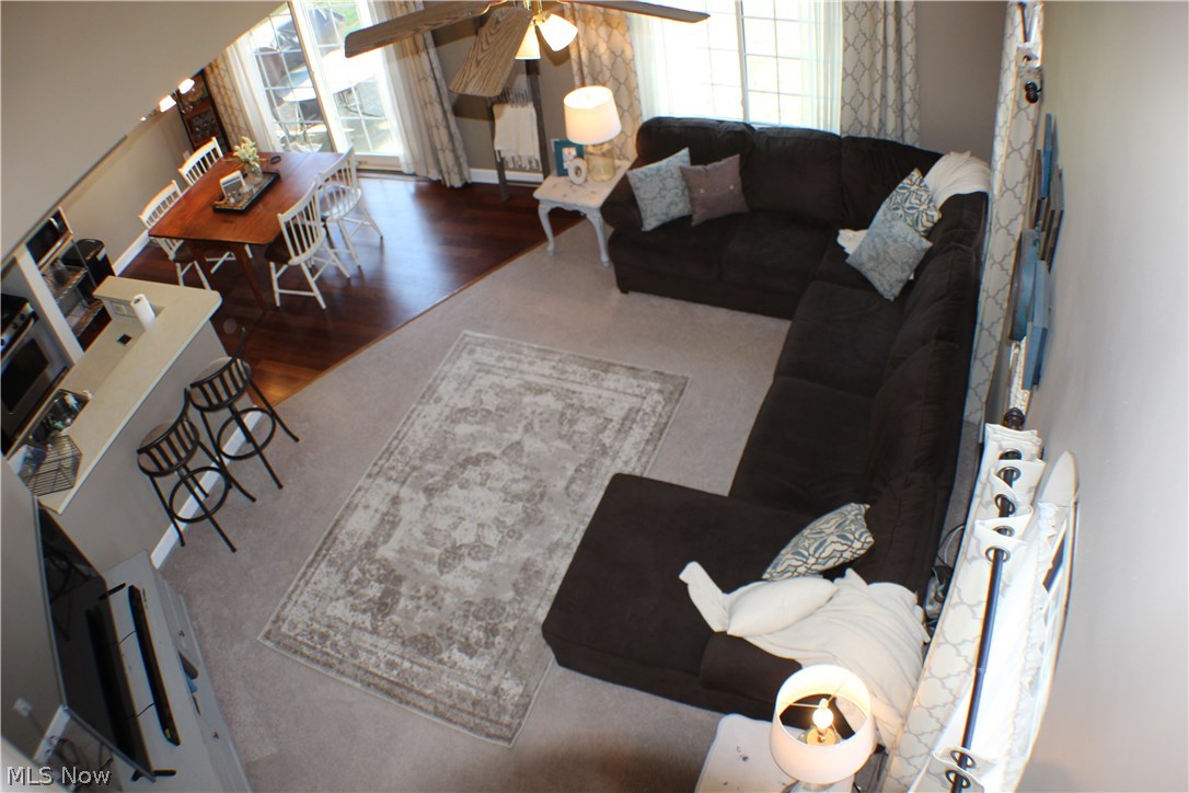 Courtyards Woodbury Condo - Residential