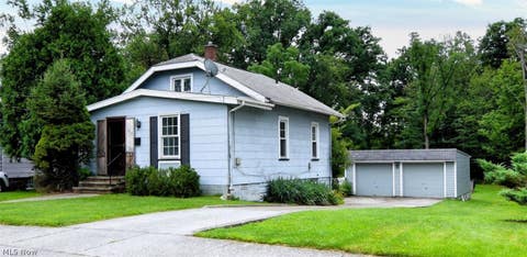 Tiny photo for 120 W Glendale Street, Bedford, OH 44146 (MLS # 5238294)