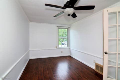 Tiny photo for 120 W Glendale Street, Bedford, OH 44146 (MLS # 5238294)