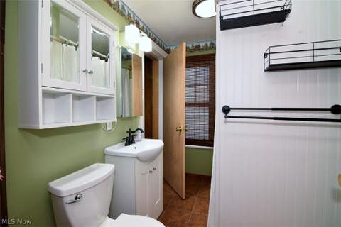 Tiny photo for 120 W Glendale Street, Bedford, OH 44146 (MLS # 5238294)
