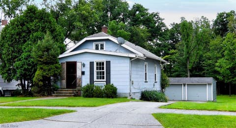 Photo of 120 W Glendale Street, Bedford, OH 44146 (MLS # 5238294)