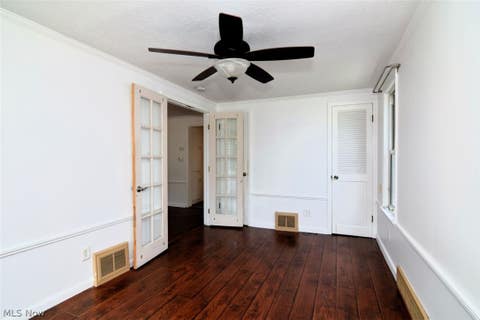 Tiny photo for 120 W Glendale Street, Bedford, OH 44146 (MLS # 5238294)