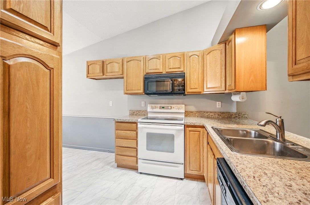 118 Woodland Trace Trce, Cortland, Ohio image 3