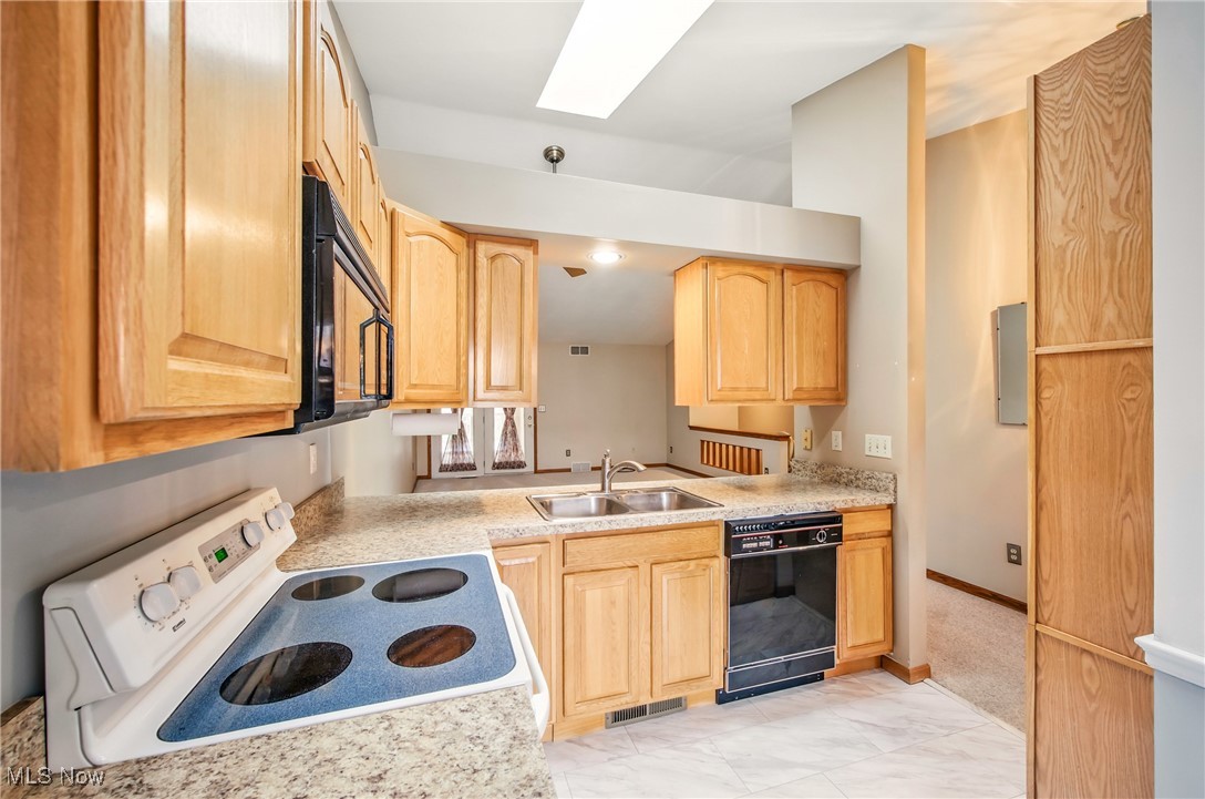 118 Woodland Trace Trce, Cortland, Ohio image 4