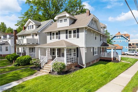 1552 Parkwood Road Lakewood OH 44107