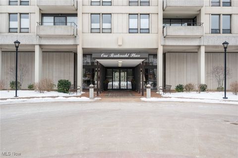 1 Lakeshore Boulevard, Bratenahl, OH 44108 - #: 5101918