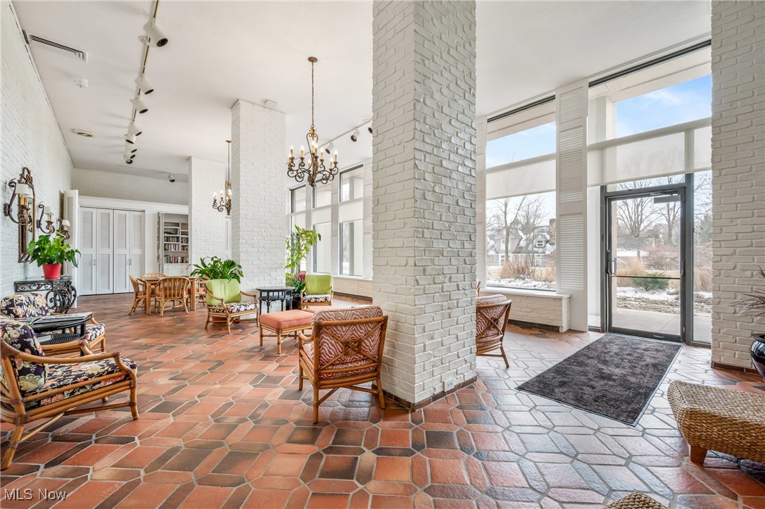 1 Bratenahl Place Condo Assoc - Residential