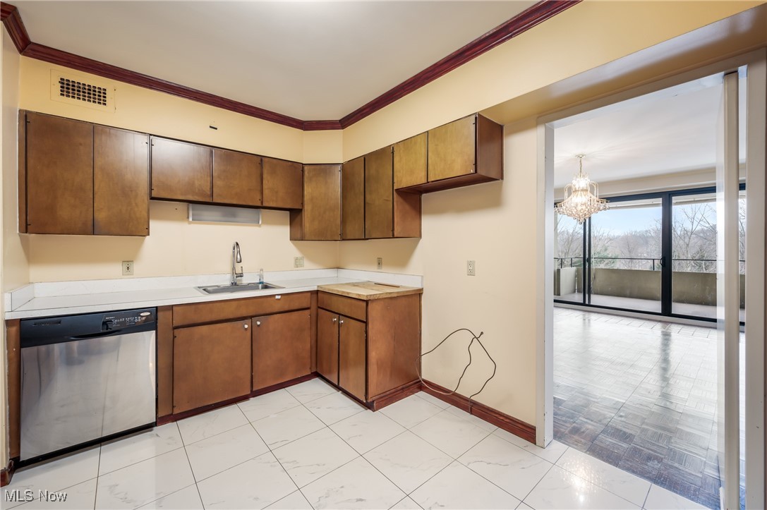 1 Bratenahl Place Condo Assoc - Residential