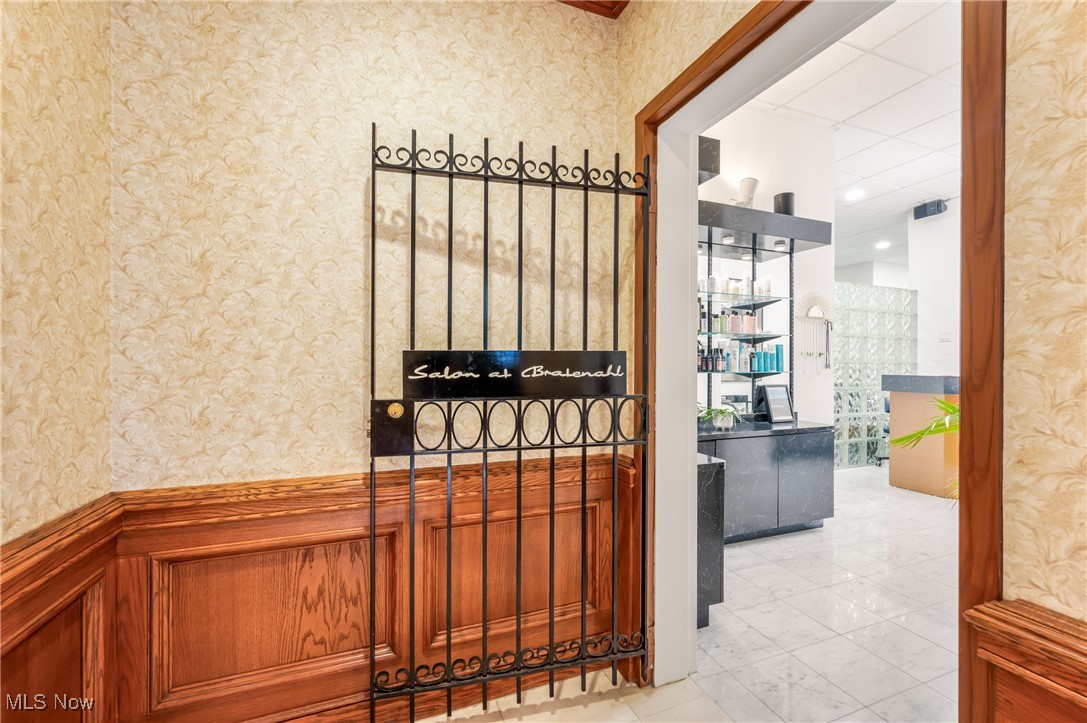 1 Bratenahl Place Condo Assoc - Residential