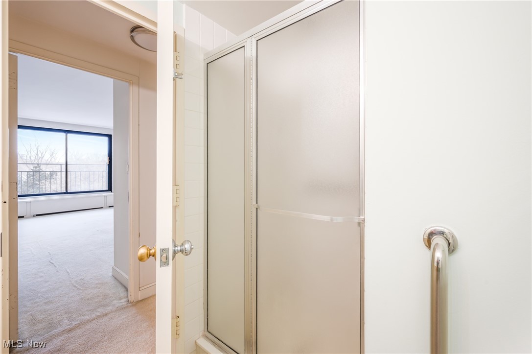 1 Bratenahl Place Condo Assoc - Residential