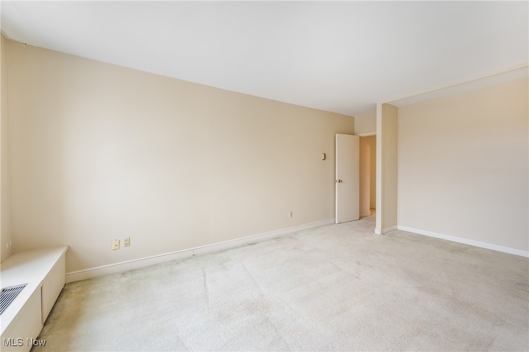 1 Bratenahl Place Condo Assoc - Residential