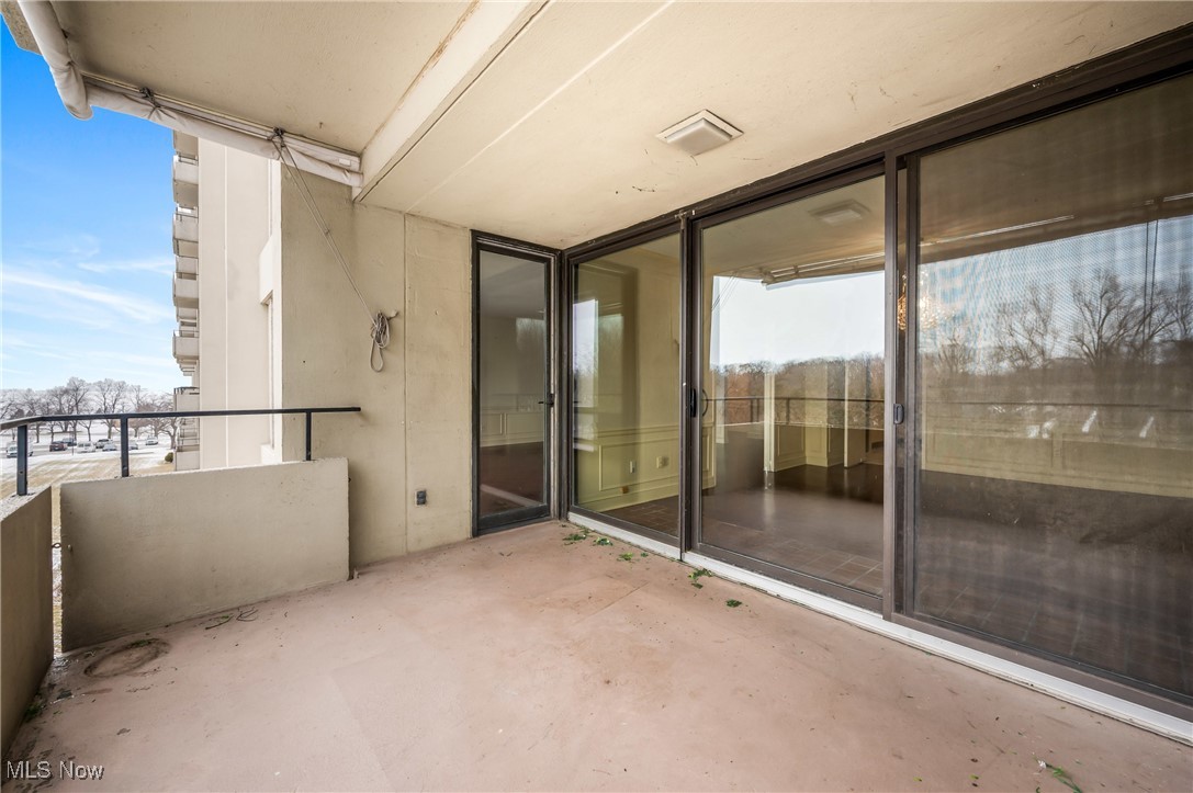 1 Bratenahl Place Condo Assoc - Residential