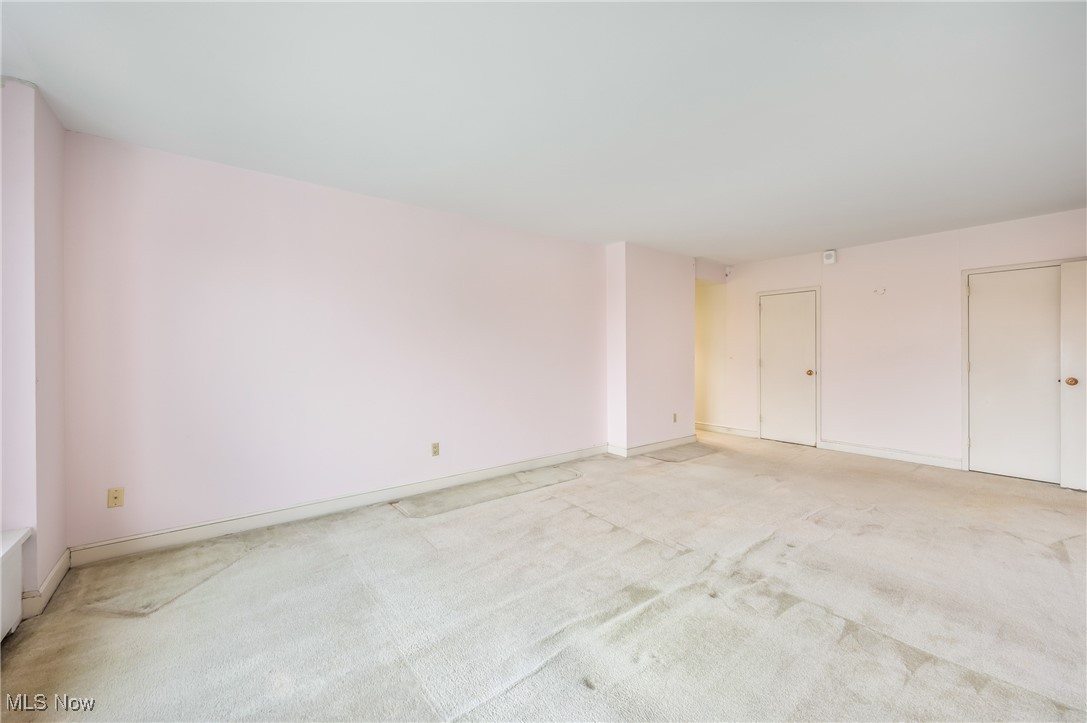 1 Bratenahl Place Condo Assoc - Residential