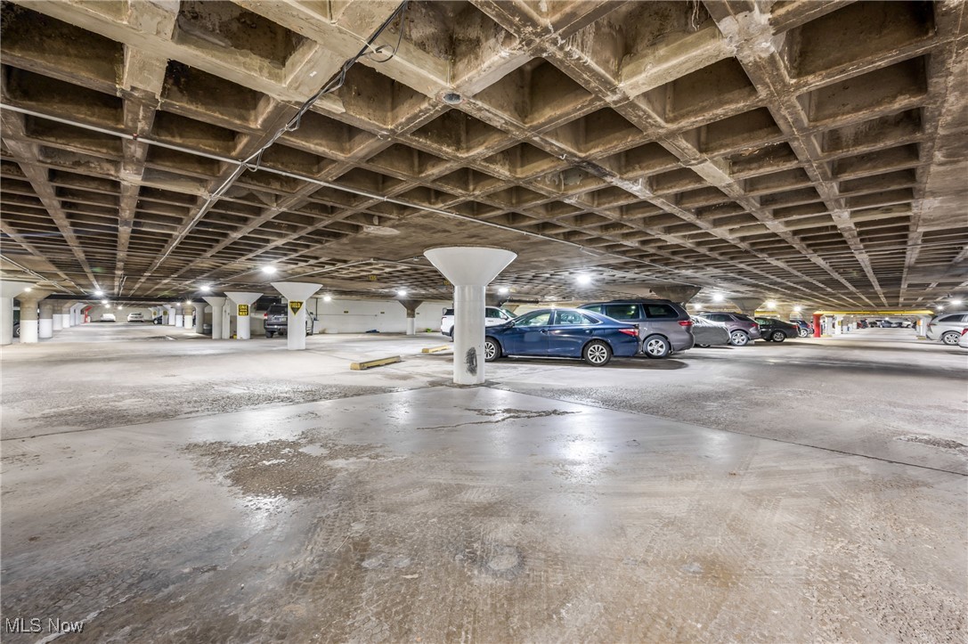 1 Bratenahl Place Condo Assoc - Residential