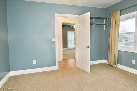 Tiny photo for 182 Raymond Avenue NW, Warren, OH 44483 (MLS # 5187674)