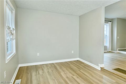 Tiny photo for 182 Raymond Avenue NW, Warren, OH 44483 (MLS # 5187674)