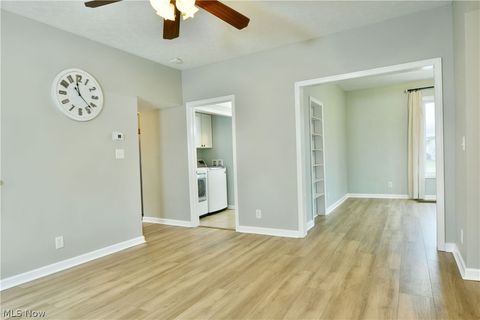 Tiny photo for 182 Raymond Avenue NW, Warren, OH 44483 (MLS # 5187674)