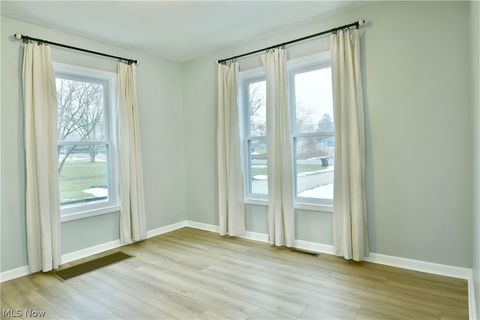 Tiny photo for 182 Raymond Avenue NW, Warren, OH 44483 (MLS # 5187674)