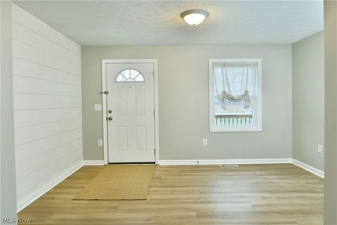 Tiny photo for 182 Raymond Avenue NW, Warren, OH 44483 (MLS # 5187674)