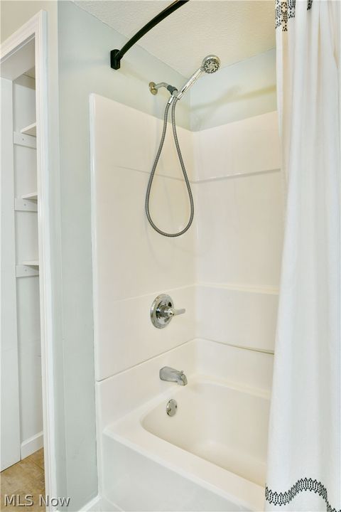 Tiny photo for 182 Raymond Avenue NW, Warren, OH 44483 (MLS # 5187674)