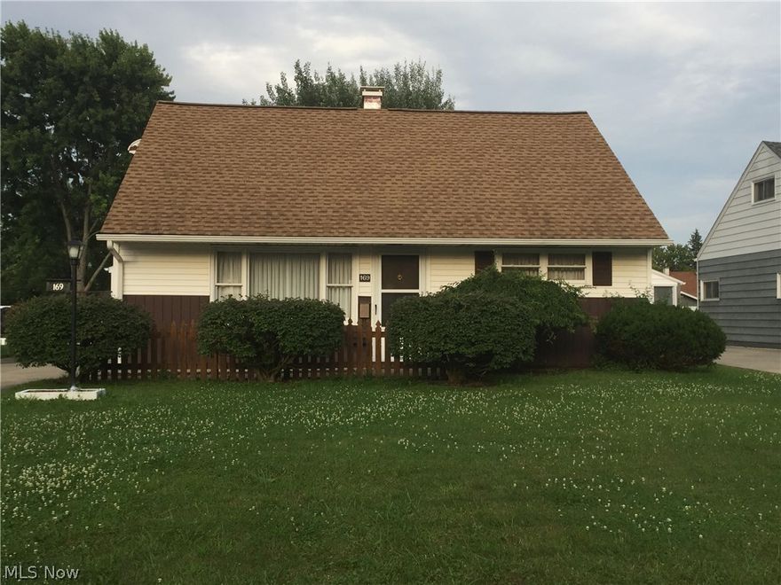 Well maintained home in perfect location, close to everything. Home has newer vinyl tilt in windows, 30 year dimensional roof, vinyl siding, newer carpet, and tile.  All you have to do is move right in! First month and security fee due up front.