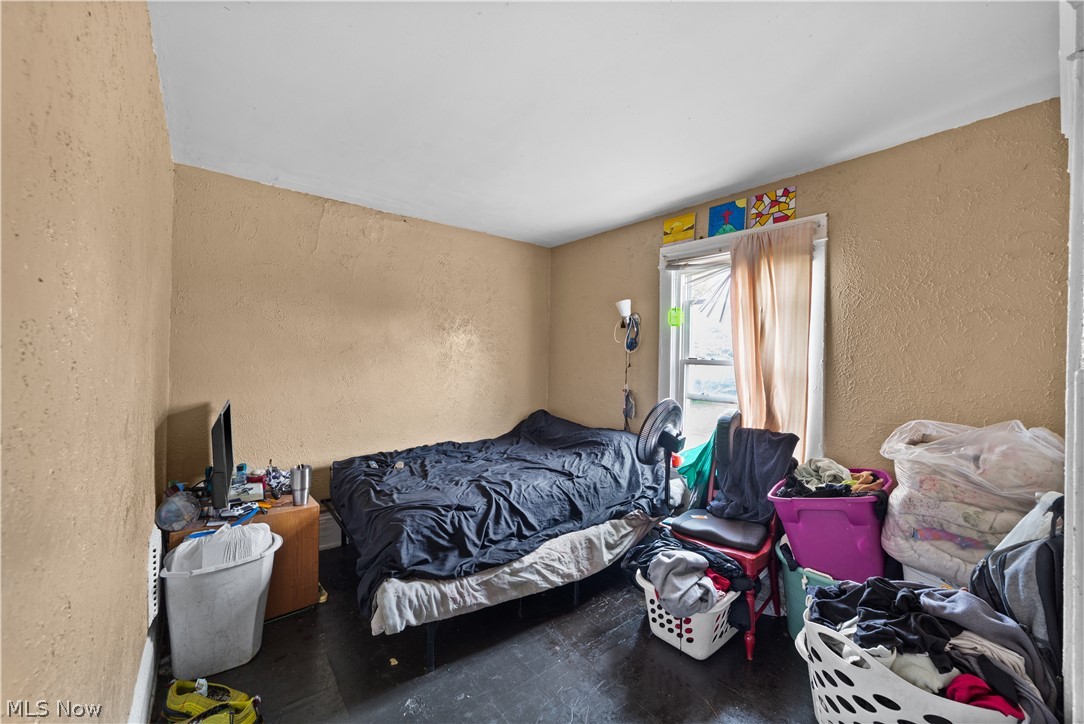 Lucien Gunns Heirs - Residential Income