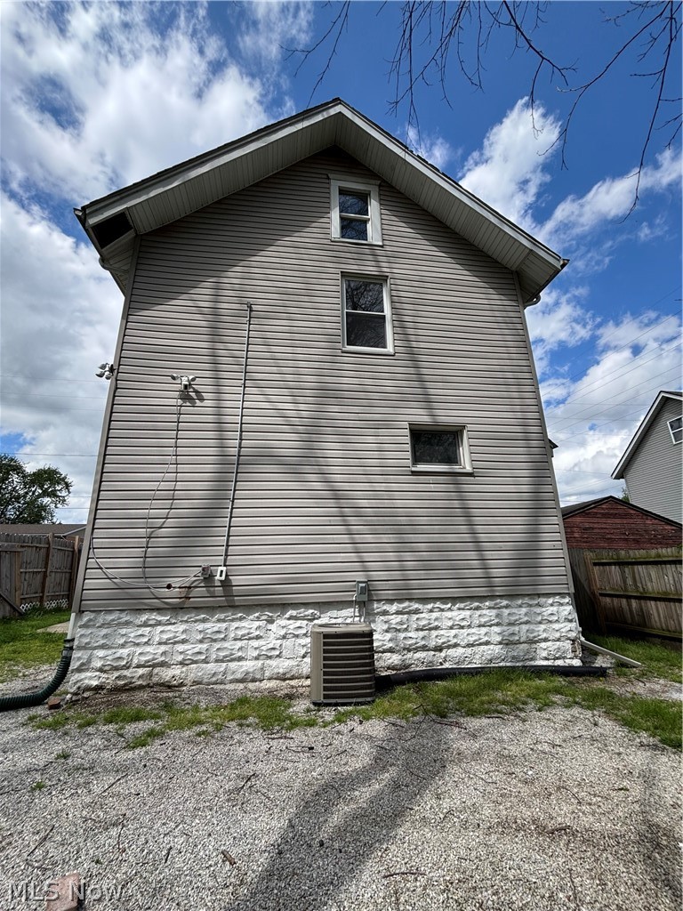 Akron 09 - Residential