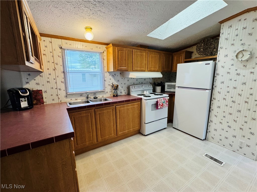 9151 Mentor Avenue #B17, Mentor, Ohio image 12
