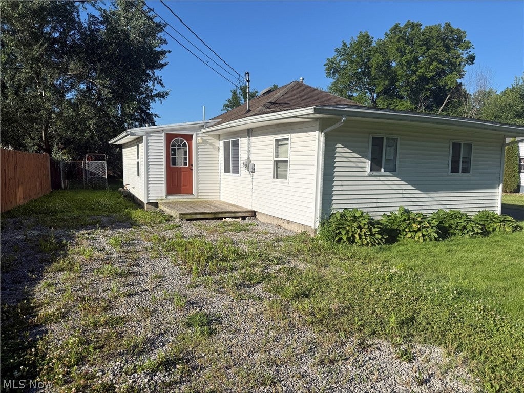 Photo of 17633 Beach Lane, Lake Milton, OH 44429 (MLS # 5216777)