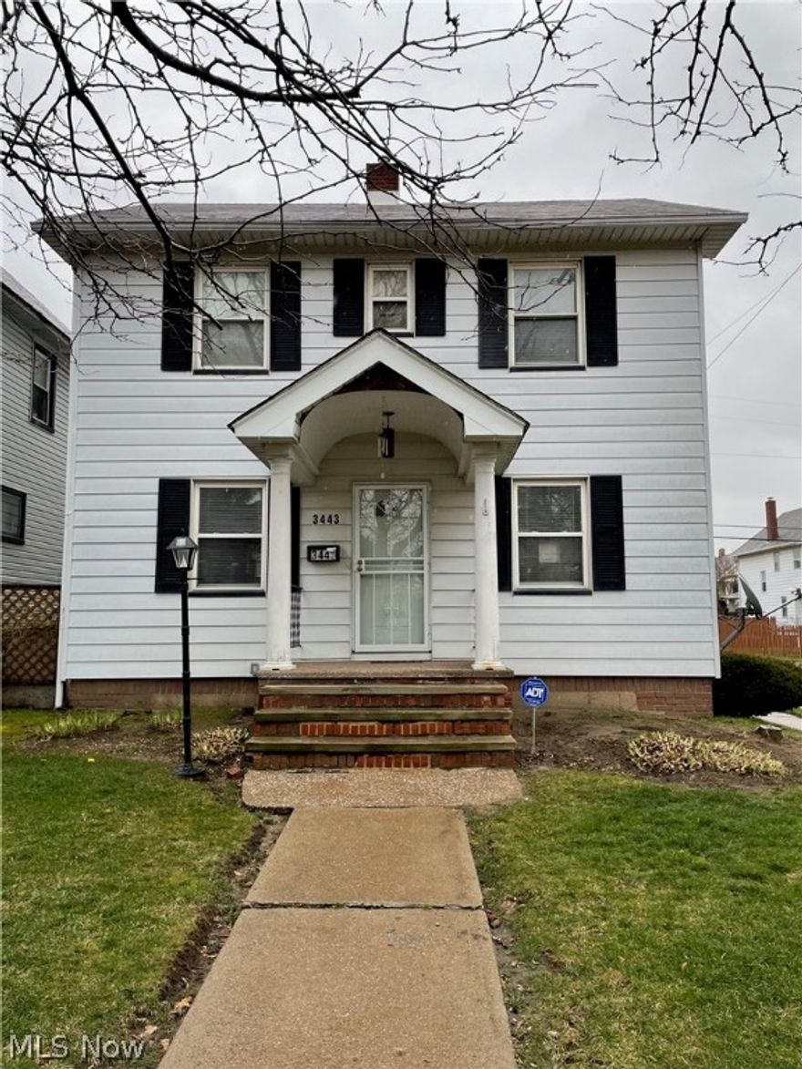 Perfect for a home owner or a great Investment opportunity. Welcome to this spacious 3 bedroom and 1 bathroom colonial. The gas log fireplace is the highlight of the sunny living room. Backyard is complete with a fenced yard and a deck. Also included is a 1 car garage.  Easy convenient location. Schedule your viewing ASAP, this gem will not last!
