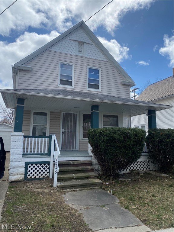 Three bedroom, vinyl sided colonial offers a nice front porch, spacious living room and dining room, with sliding doors to the mostly fenced back yard, updated plumbing and hot water tank. Interior is freshly painted and new kitchen flooring. The easy access to downtown really makes this one is worth a look.
Schedule your showing today!
Rental requirements:Credit score of 600+. Below 600 is considered conditional.Less than 3 items in collections, excluding student loan and medical. More than 3 is considered conditional. Monthly income of 2.5 times the amount of the monthly rent.Thorough and Complete Criminal and Eviction Check.$50 Non Refundable App Fee for all Adults who will be occupying the property.Applications can only be completed online.Typical Security Deposit equivalent to one months rent, pending results of background checks.