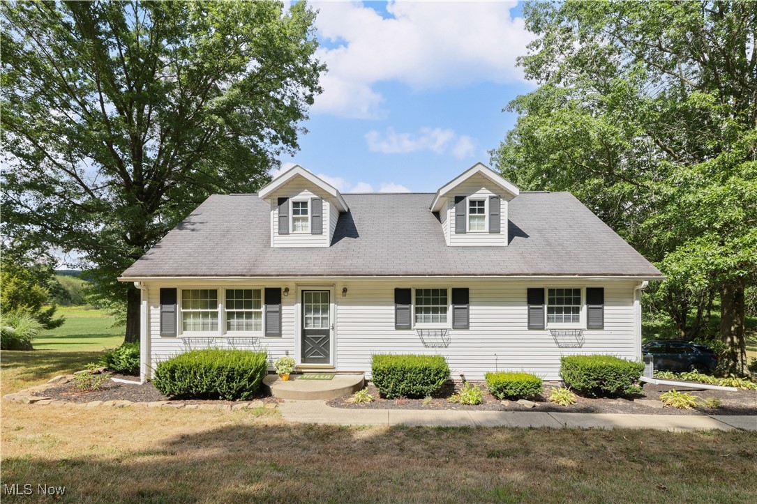 Move-In Ready Gem in Carrollton!
This beautifully updated 3-bedroom, 2-bath home offers comfort, convenience, and countryside views—all just minutes from schools and shopping. The spacious kitchen and dining area flow seamlessly into a bright, welcoming living room, with an additional lower-level living space perfect for relaxing or entertaining.
Enjoy the convenience of an attached garage plus a large detached 2-car garage for extra storage or workspace. Recent updates include flooring, bathrooms, and windows, making this cozy home truly turnkey. Step outside to take in the serene views of the surrounding countryside—peaceful living with modern touches.
Call today for details or to schedule a private showing. This one won’t last long!
