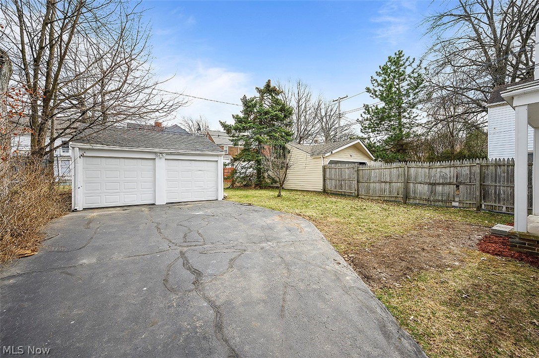 Cleveland Heights Blvd - Residential