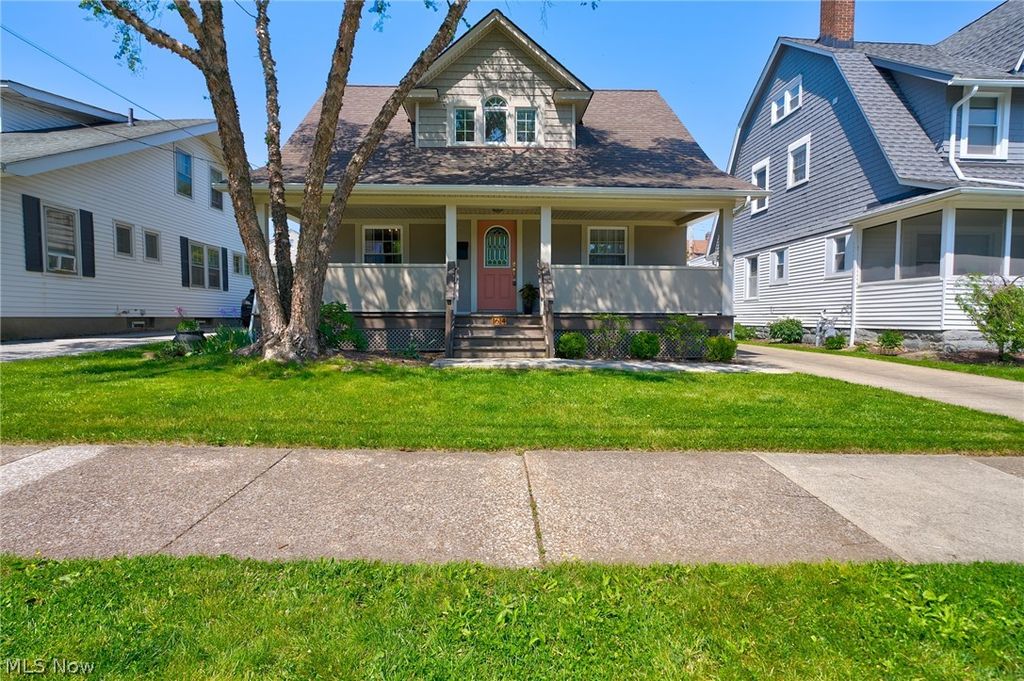 Photo of 1614 Wyandotte Avenue, Lakewood, OH 44107 (MLS # 5210977)