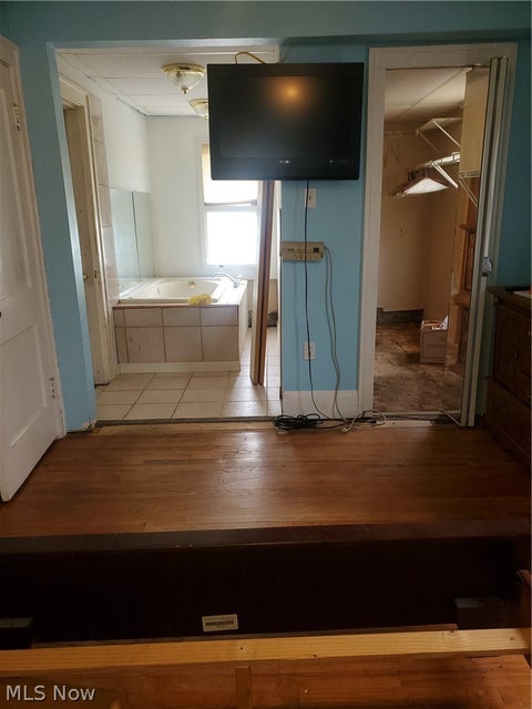 Tiny photo for 1439 Clermont RD, Cleveland, OH 44110 (MLS # 5221875)