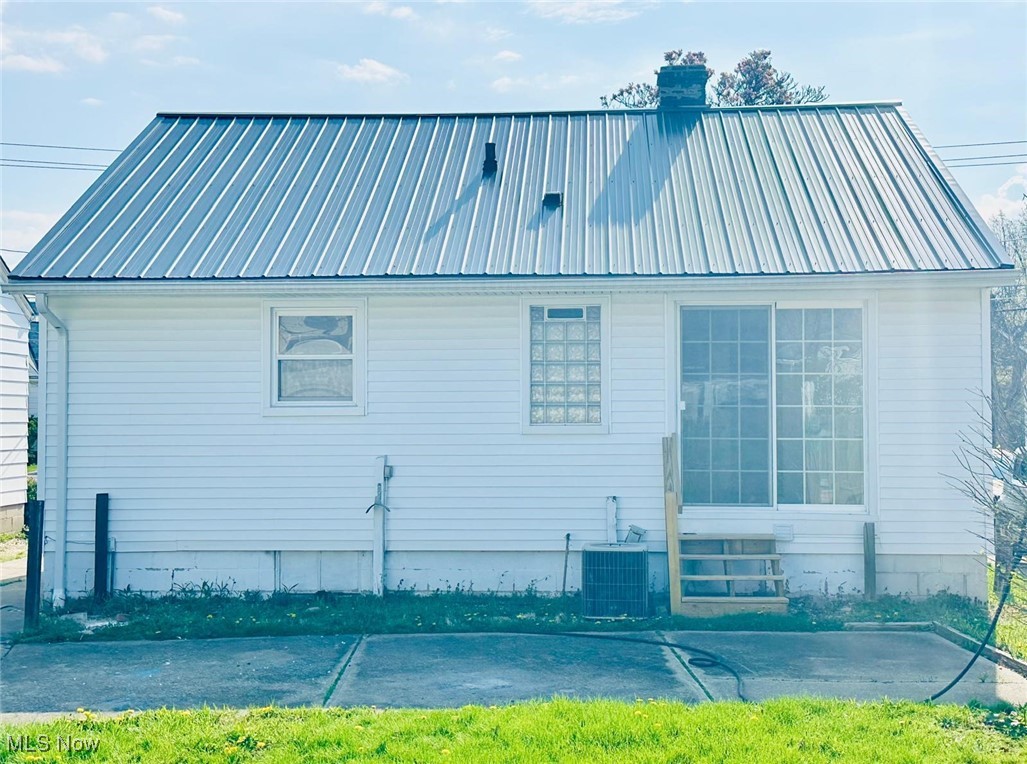 1696 Douglas Road, Wickliffe, Ohio image 5