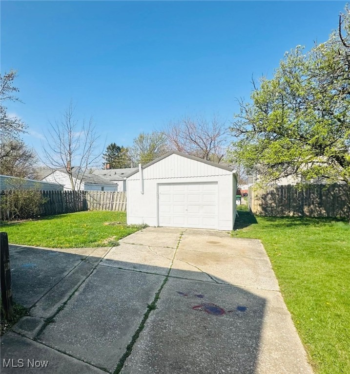 1696 Douglas Road, Wickliffe, Ohio image 4